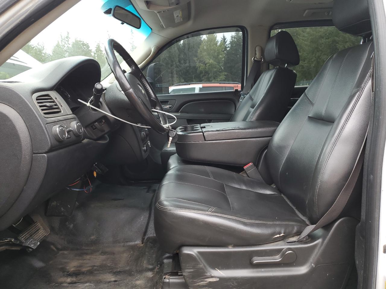 2007 Chevrolet Suburban K2500 VIN: 3GNGK26K77G135583 Lot: 57054455