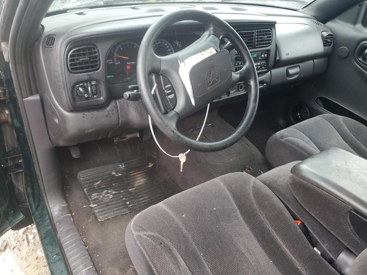 2000 Dodge Dakota VIN: 1B7GL22X4YS793217 Lot: 57160325