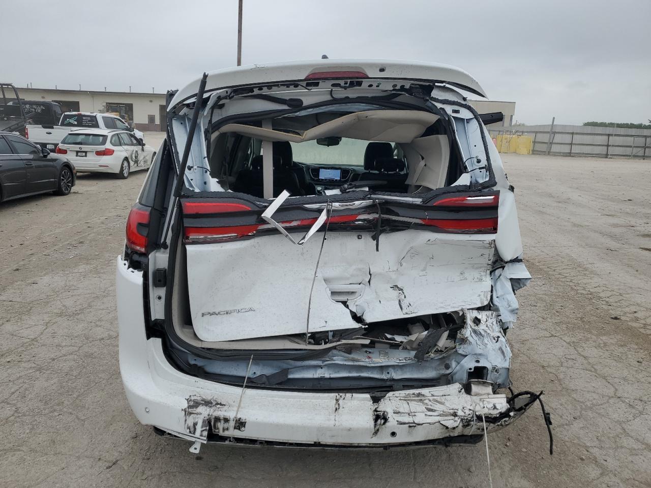 2024 Chrysler Pacifica Touring L VIN: 2C4RC1BG0RR182610 Lot: 56693715