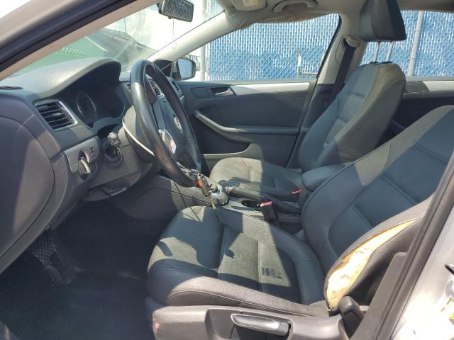 Седани VOLKSWAGEN JETTA 2012 Сріблястий