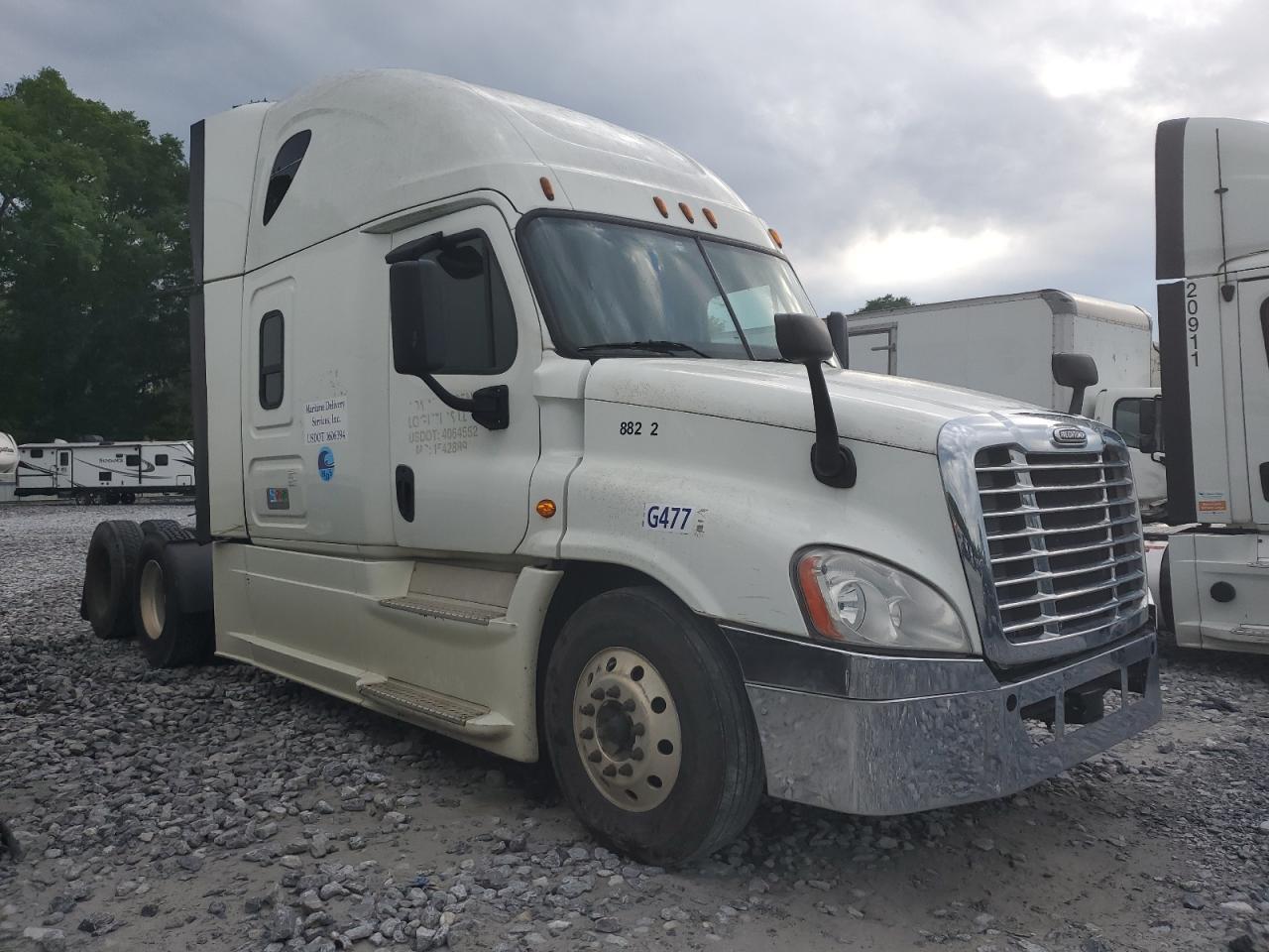 Cartersville, GA에서 판매 중인 2015 Freightliner Cascadia Semi Truck - Minor Dent/Scratches