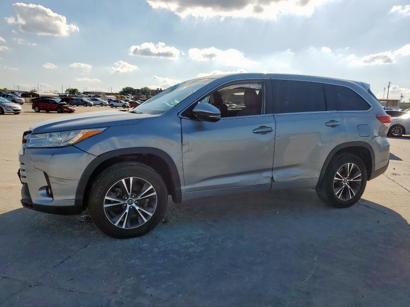  TOYOTA HIGHLANDER 2018 Srebrny