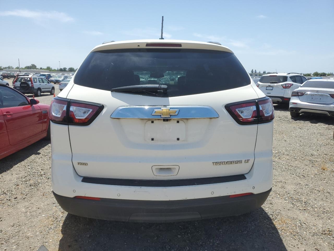 1GNKVHKD0FJ321197 2015 Chevrolet Traverse Lt