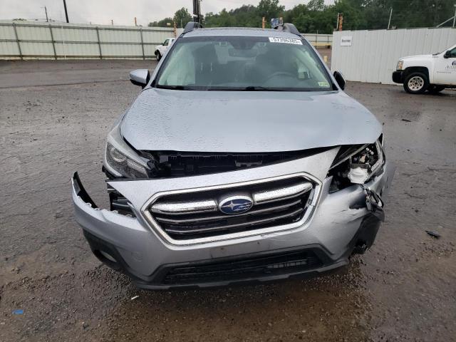  SUBARU OUTBACK 2018 Srebrny