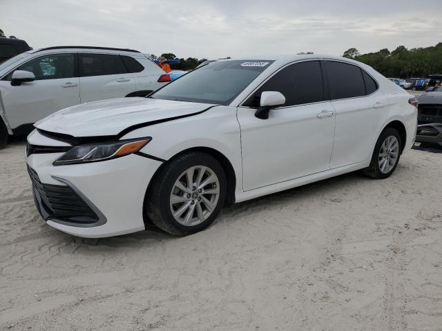  TOYOTA CAMRY 2021 Biały