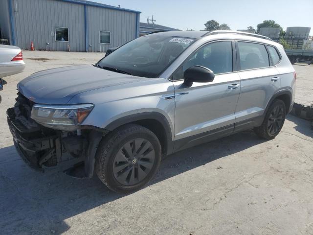  VOLKSWAGEN TAOS S 2024 Серебристый