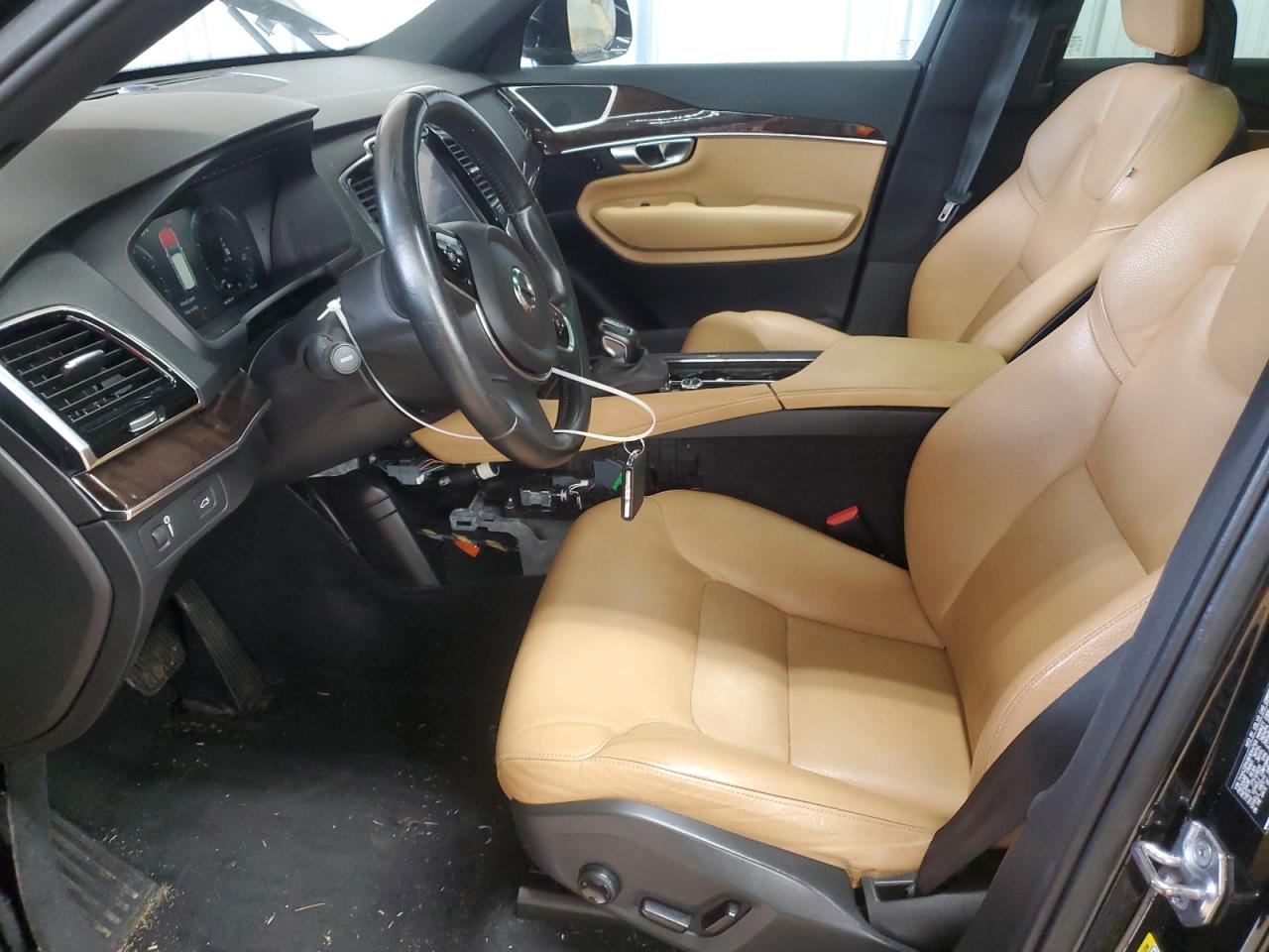 2016 Volvo Xc90 T6 VIN: YV4A22PK8G1044749 Lot: 56698125