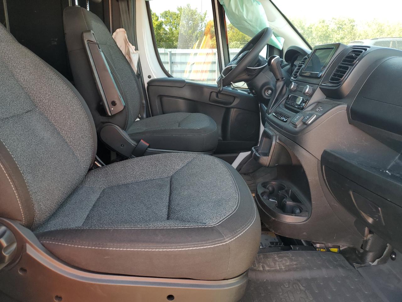 2024 Ram Promaster 2500 2500 High VIN: 3C6LRVDG1RE114141 Lot: 57394745