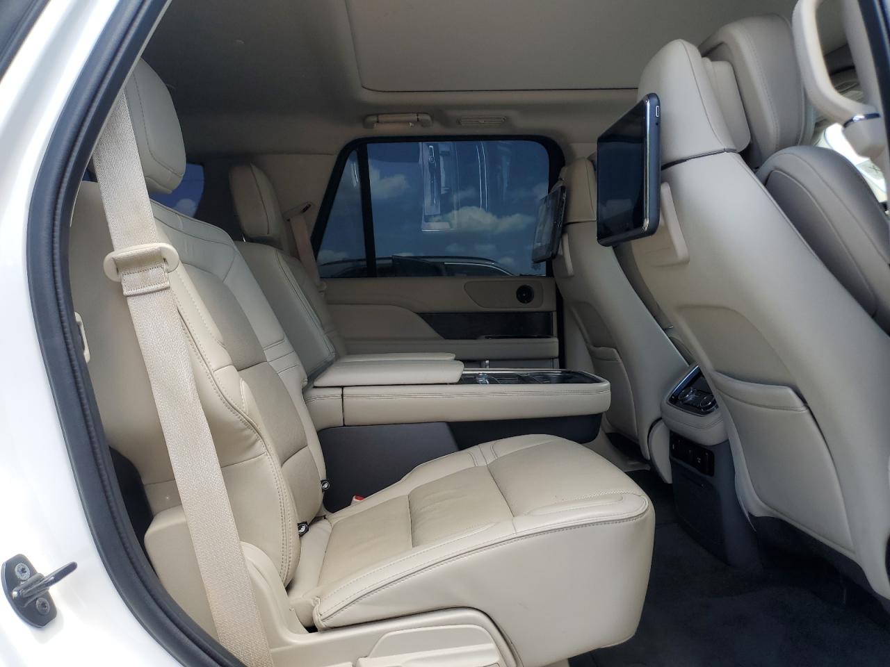 2019 Lincoln Navigator Reserve VIN: 5LMJJ2LT9KEL19544 Lot: 52240315
