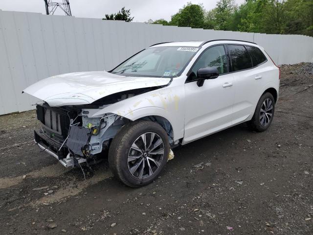  VOLVO XC60 PLUS 2024 Белы