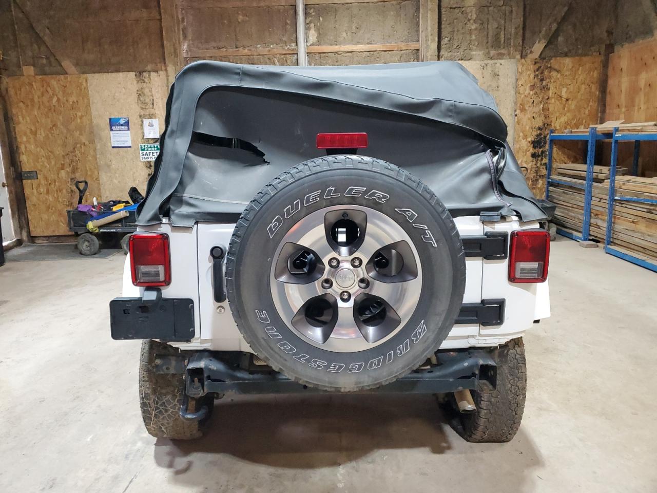 2018 Jeep Wrangler Unlimited Sahara VIN: 1C4HJWEG5JL918366 Lot: 55943685
