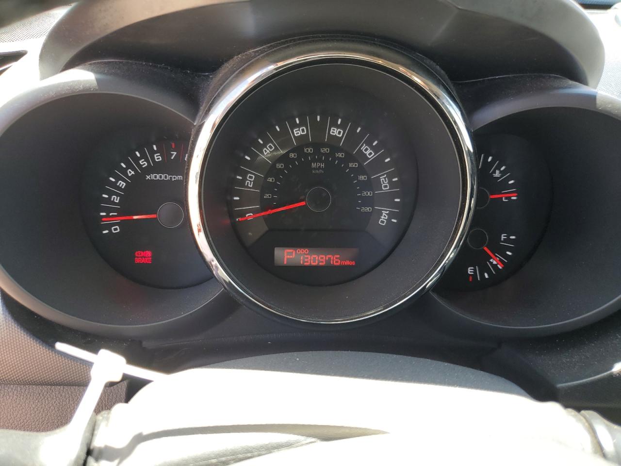 2011 Kia Soul + VIN: KNDJT2A2XB7292824 Lot: 59192785