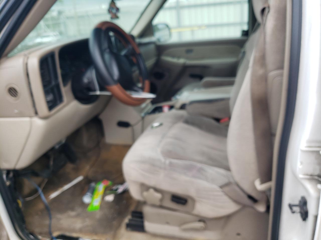 2001 Chevrolet Suburban C1500 VIN: 3GNEC16T41G152291 Lot: 93324015