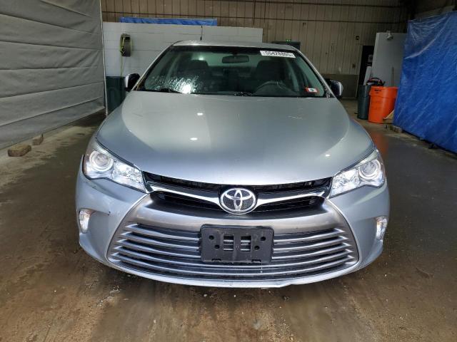  TOYOTA CAMRY 2017 Srebrny