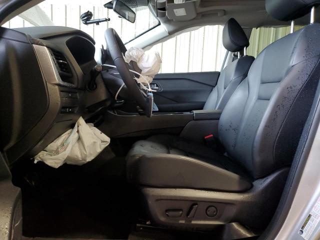  NISSAN ROGUE 2024 Silver