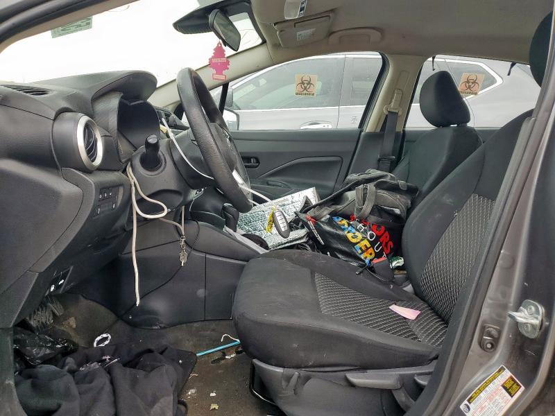  NISSAN VERSA 2021 Серый