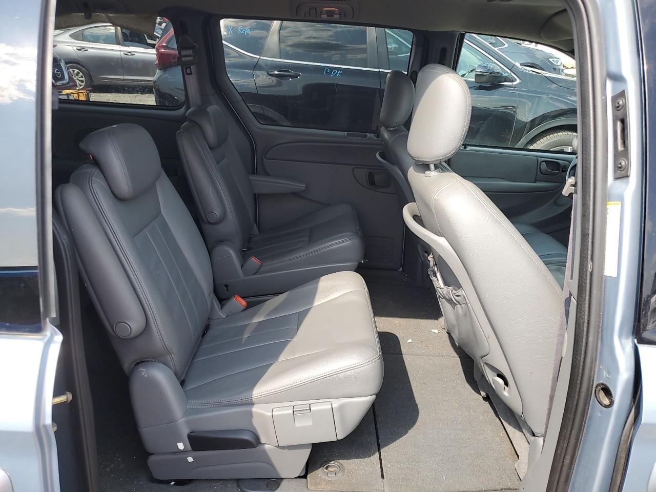 2005 Chrysler Town & Country Touring VIN: 2C4GP54L65R185115 Lot: 58729355
