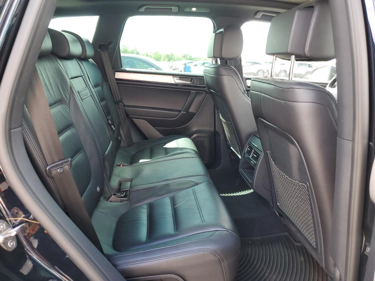 2017 Volkswagen Touareg Wolfsburg VIN: WVGRF7BP1HD005782 Lot: 55839795