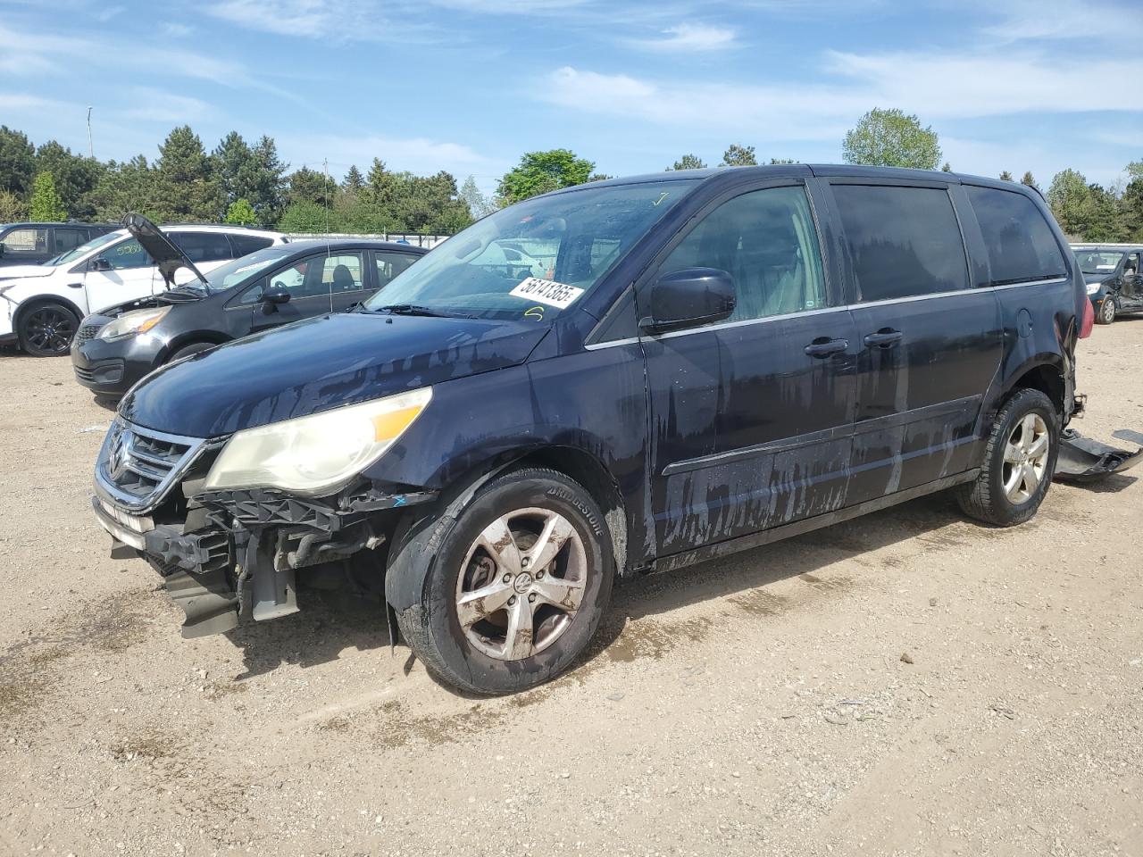 2010 Volkswagen Routan Se