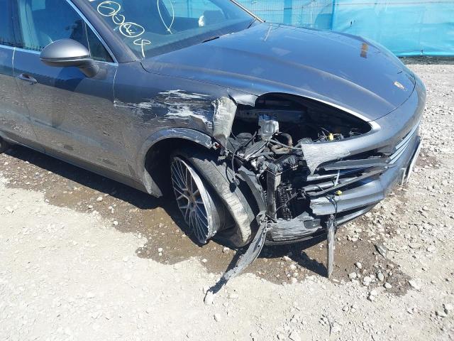 2019 PORSCHE CAYENNE V6