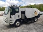 2014 Isuzu Nqr    de vânzare în West Warren, MA - Side