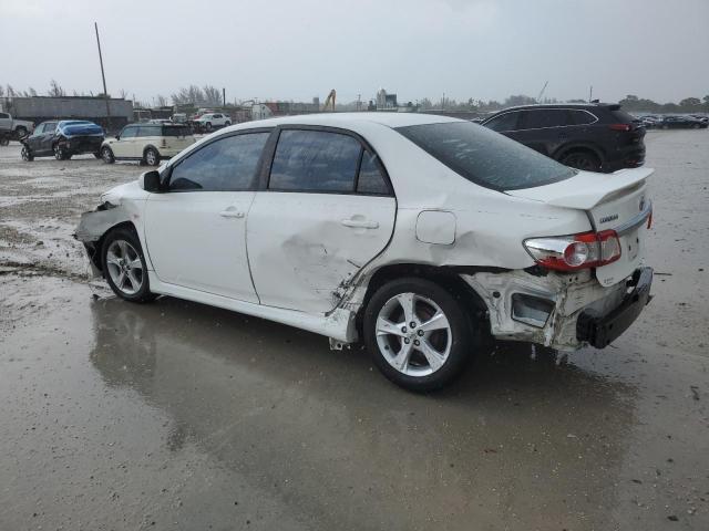  TOYOTA COROLLA 2013 Белый