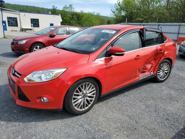 Sedans FORD FOCUS 2012 Czerwony