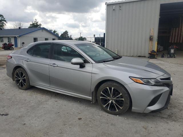  TOYOTA CAMRY 2018 Серебристый