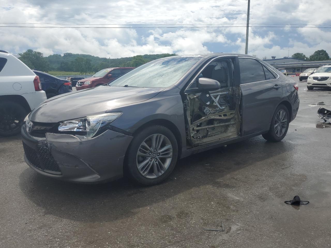 2016 Toyota Camry Le for Sale in Lebanon, TN - Side