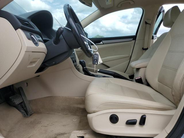 Sedans VOLKSWAGEN PASSAT 2014 Czarny