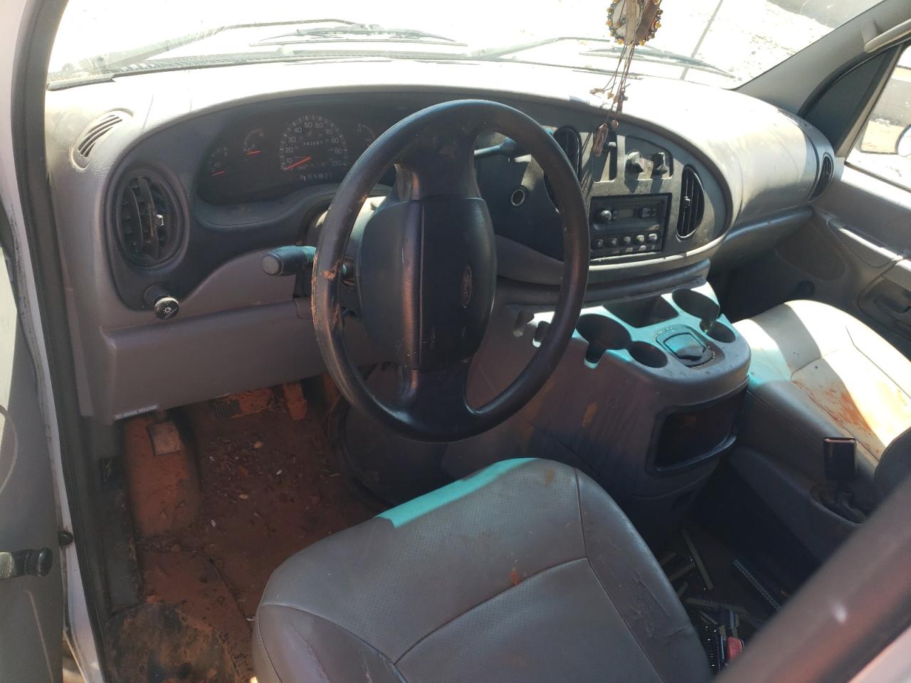 2002 Ford Econoline E150 Van VIN: 1FTRE14272HA73588 Lot: 56753015