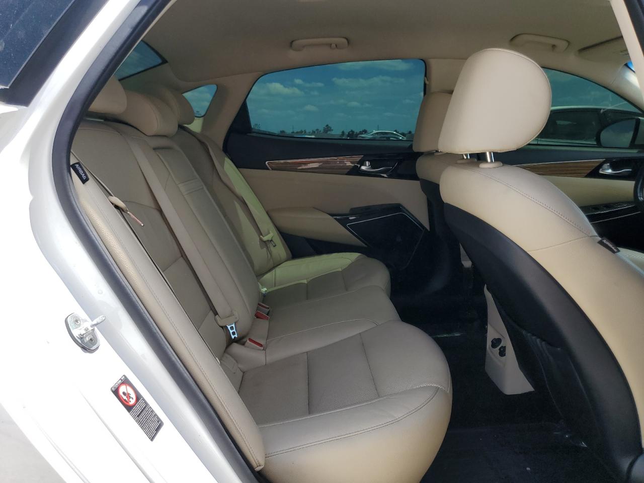 2017 Kia Cadenza Premium VIN: KNALB4J13H5042647 Lot: 56413315