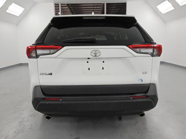  TOYOTA RAV4 2021 Biały