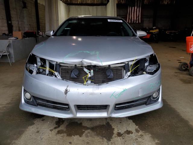  TOYOTA CAMRY 2014 Серебристый