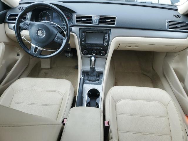 Sedans VOLKSWAGEN PASSAT 2014 Czarny