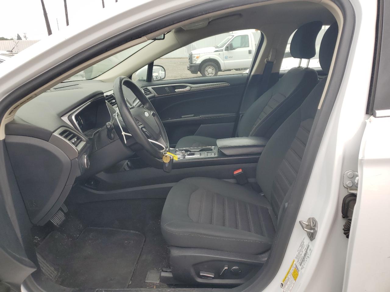 2019 Ford Fusion Se VIN: 3FA6P0LUXKR263982 Lot: 54032265