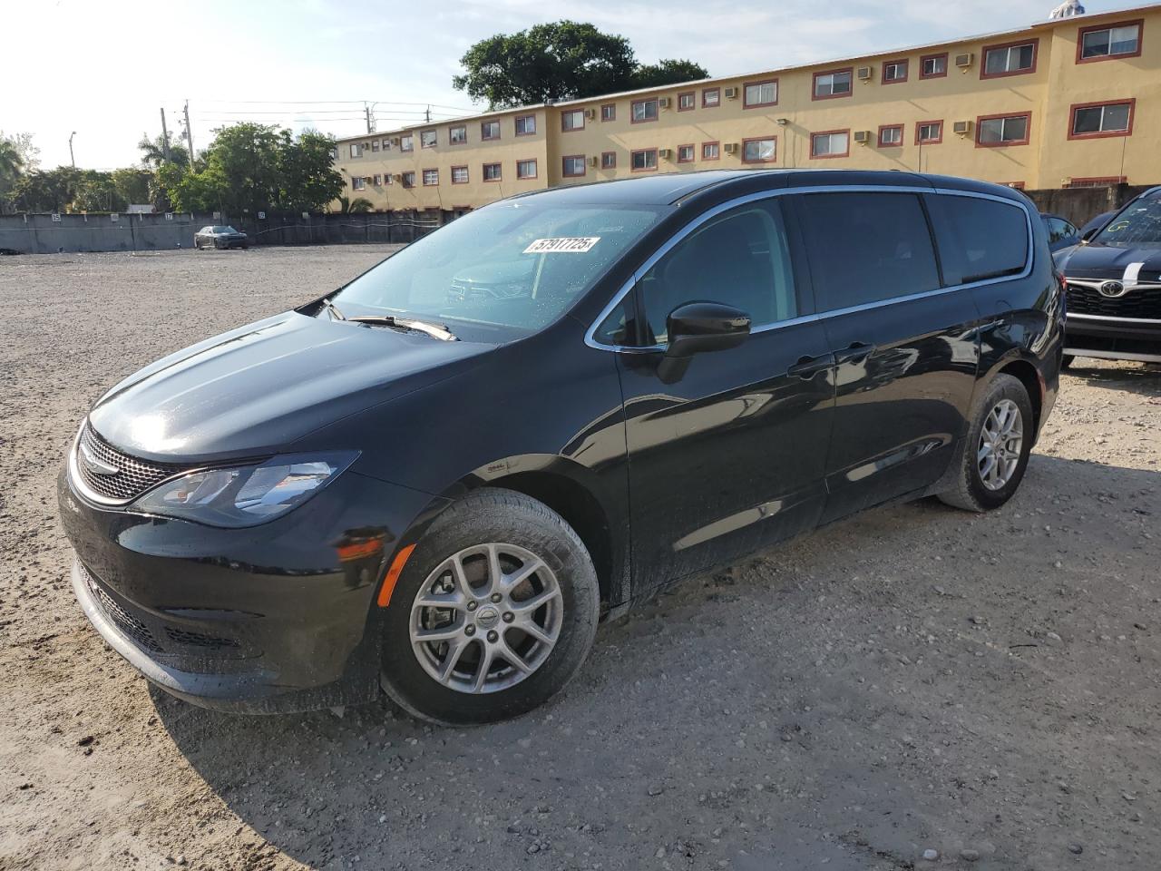 2022 Chrysler Voyager Lx for Sale in Opa Locka, FL - Minor Dent/Scratches