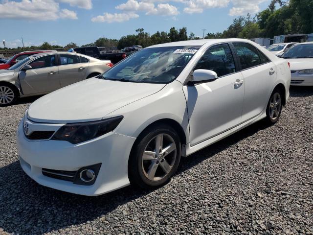 Sedans TOYOTA CAMRY 2014 Biały
