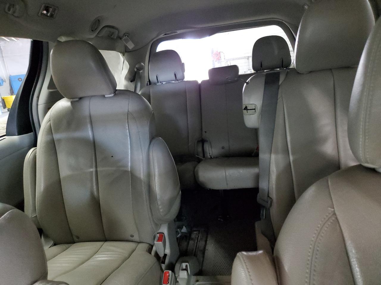 2011 Toyota Sienna Le VIN: 5TDKK3DC2BS064579 Lot: 56754655