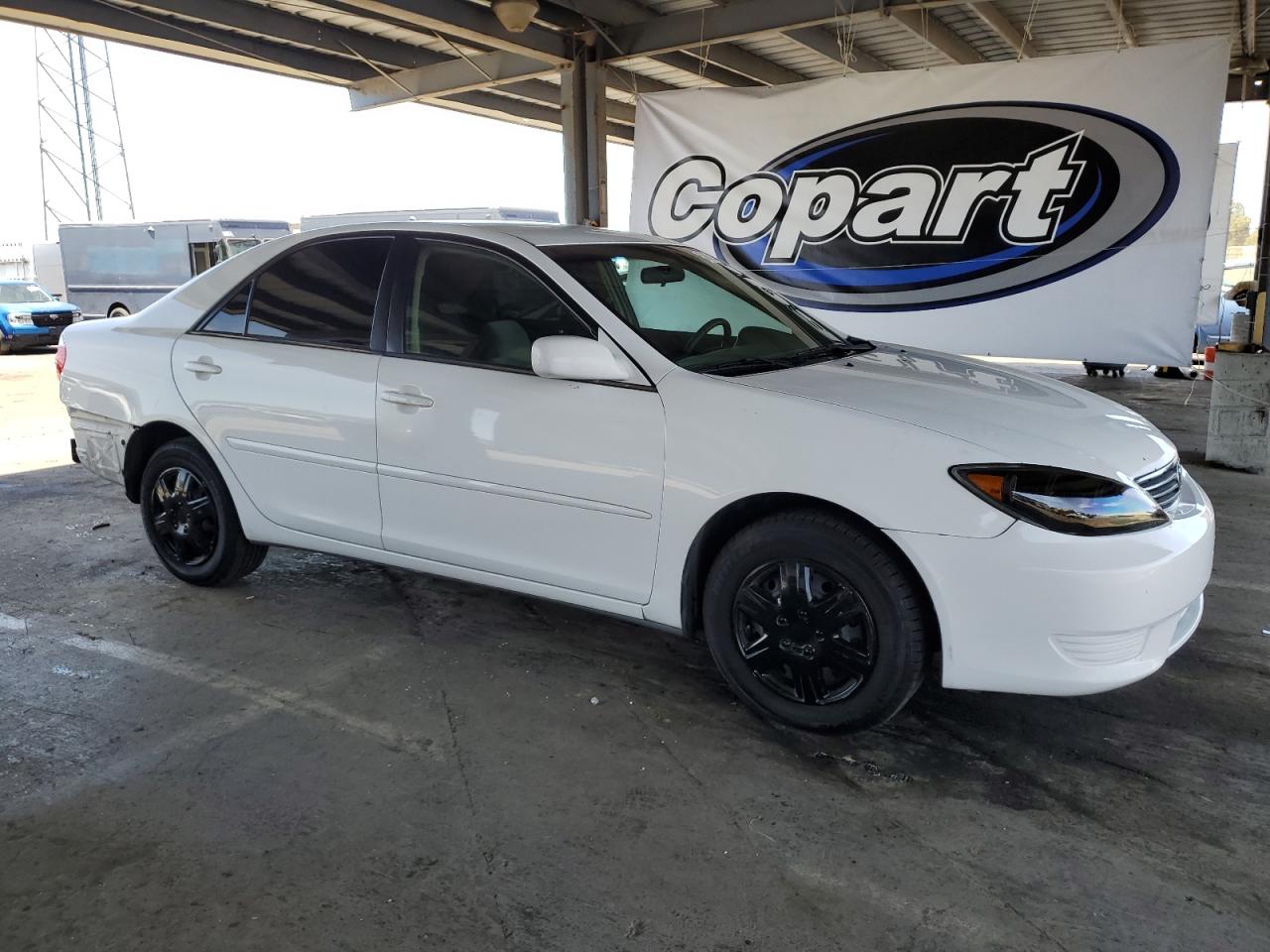 2005 Toyota Camry Le VIN: 4T1BE32K55U017396 Lot: 56883055