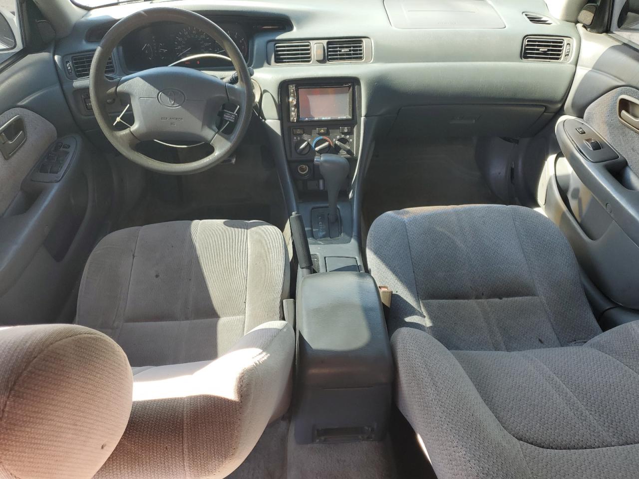2000 Toyota Camry Ce VIN: 4T1BG22K7YU978056 Lot: 57057445