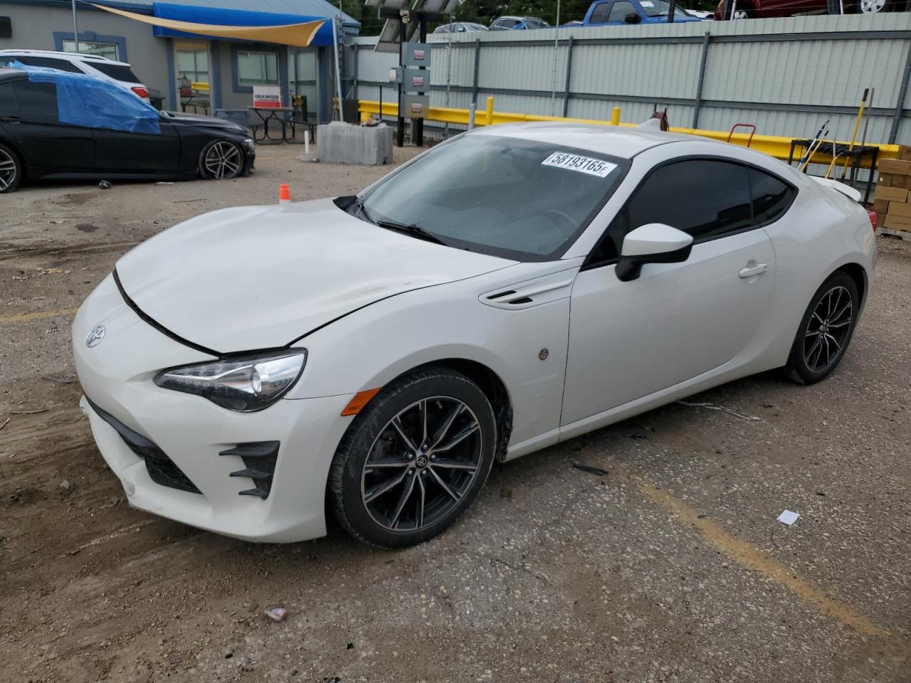JF1ZNAA15H8704199 TOYOTA 86 Photo 1