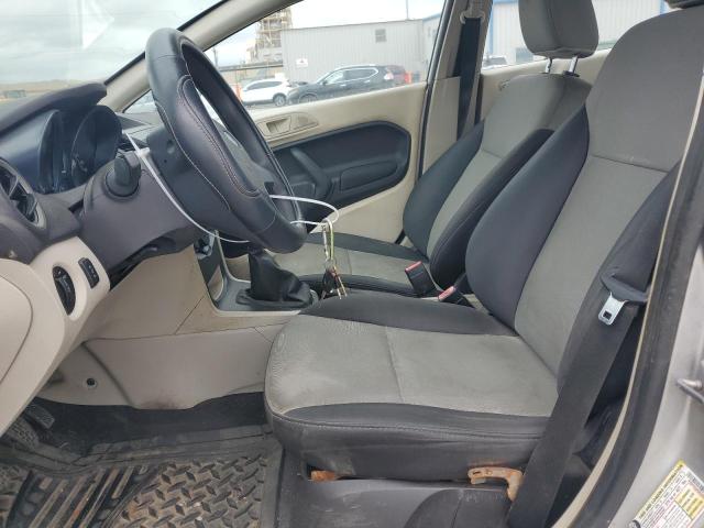 Sedans FORD FIESTA 2012 Srebrny