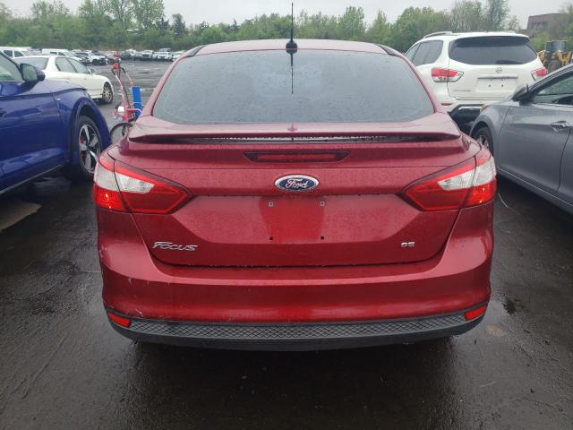 Sedans FORD FOCUS 2013 Czerwony