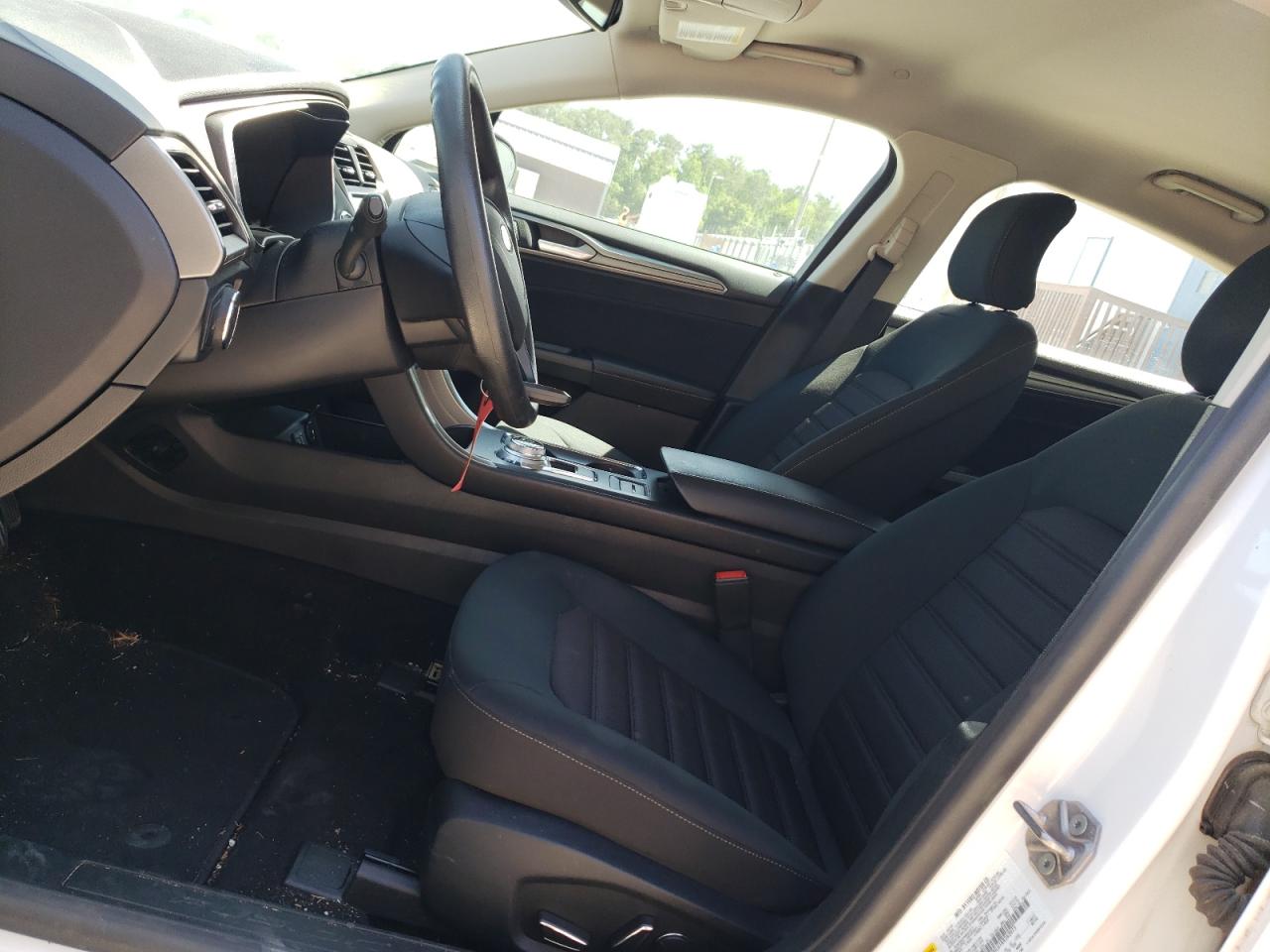 2019 Ford Fusion Se VIN: 3FA6P0LU1KR262073 Lot: 54039575