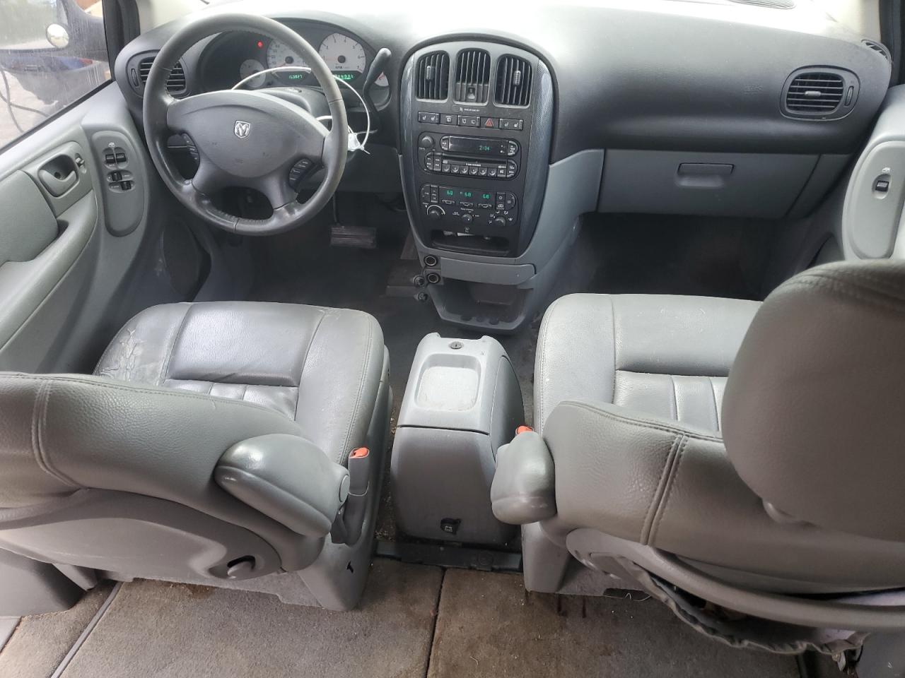 2005 Dodge Grand Caravan Sxt VIN: 2D4GP44L15R565914 Lot: 56537475