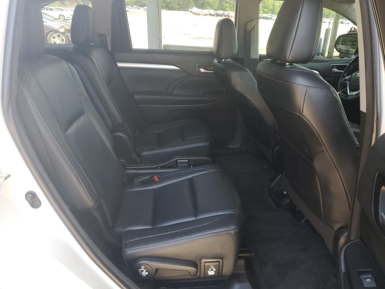 2018 Toyota Highlander Se VIN: 5TDKZRFHXJS548523 Lot: 55674295
