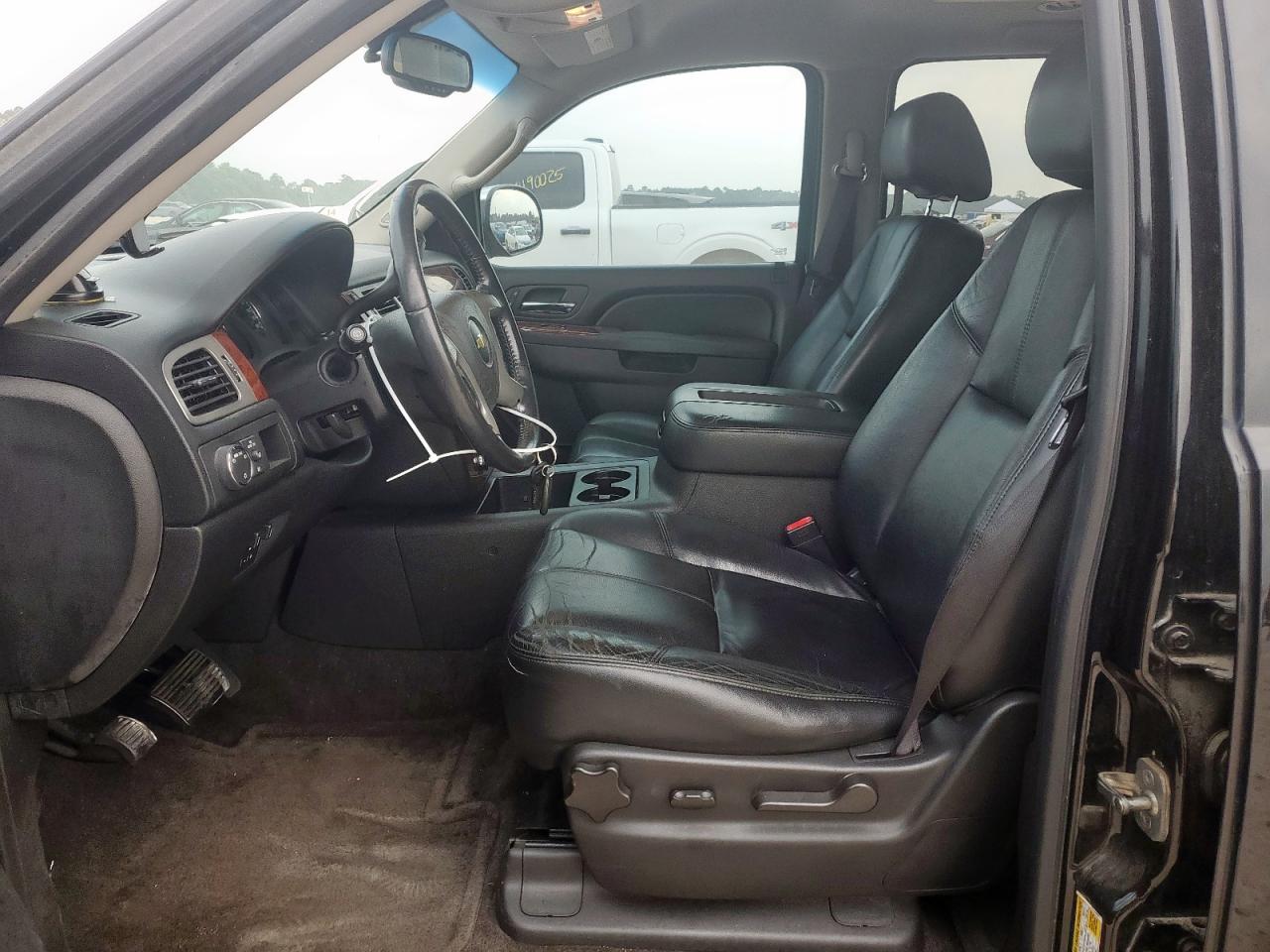 2012 Chevrolet Suburban C1500 Lt VIN: 1GNSCJE01CR325049 Lot: 56212525