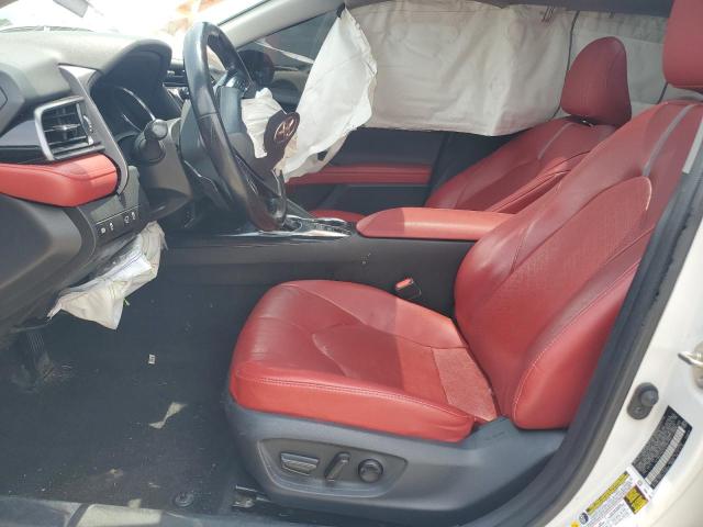  TOYOTA CAMRY 2019 Белый