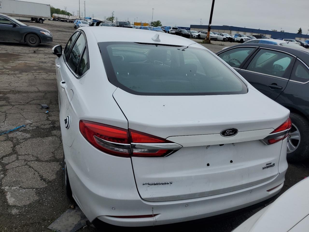 2019 Ford Fusion Se VIN: 3FA6P0LU1KR124811 Lot: 54041995